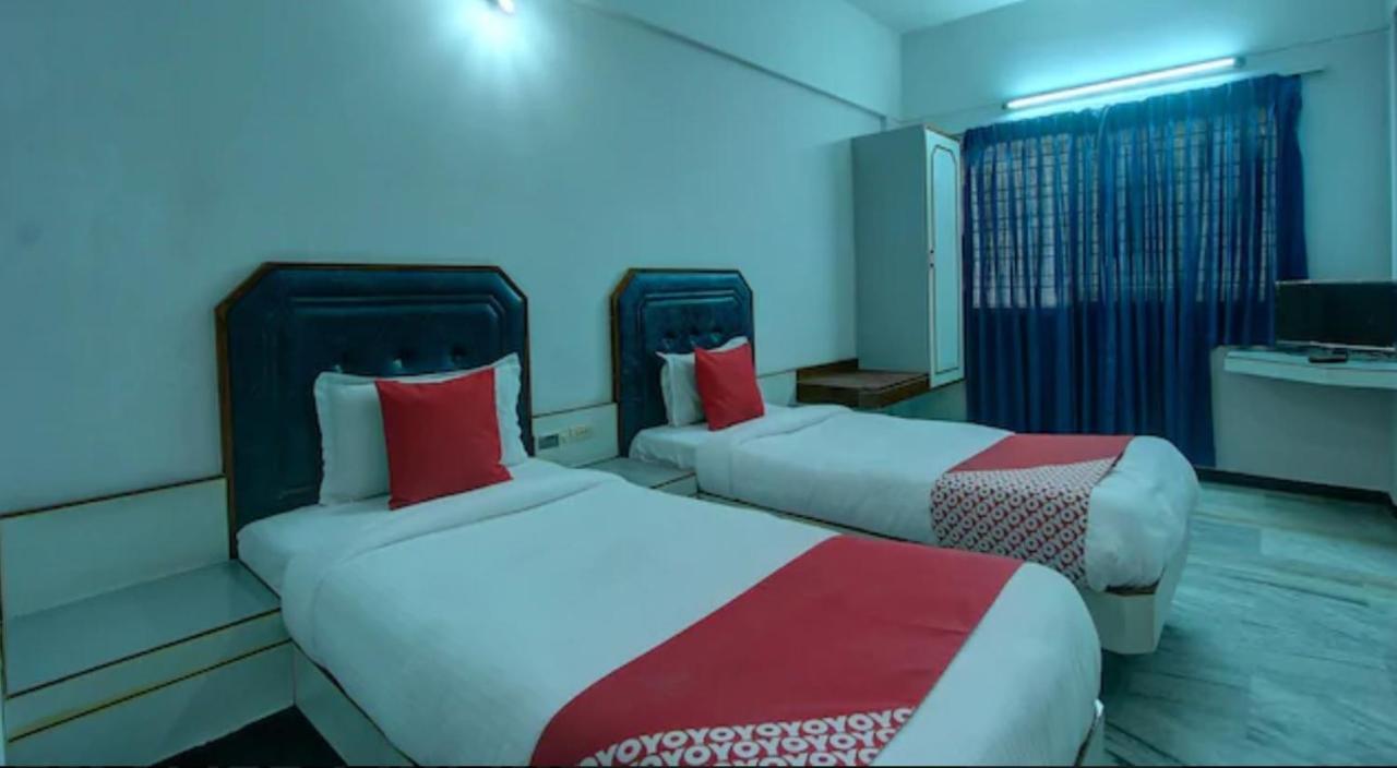 Hotel Padmam Madurai Exteriör bild