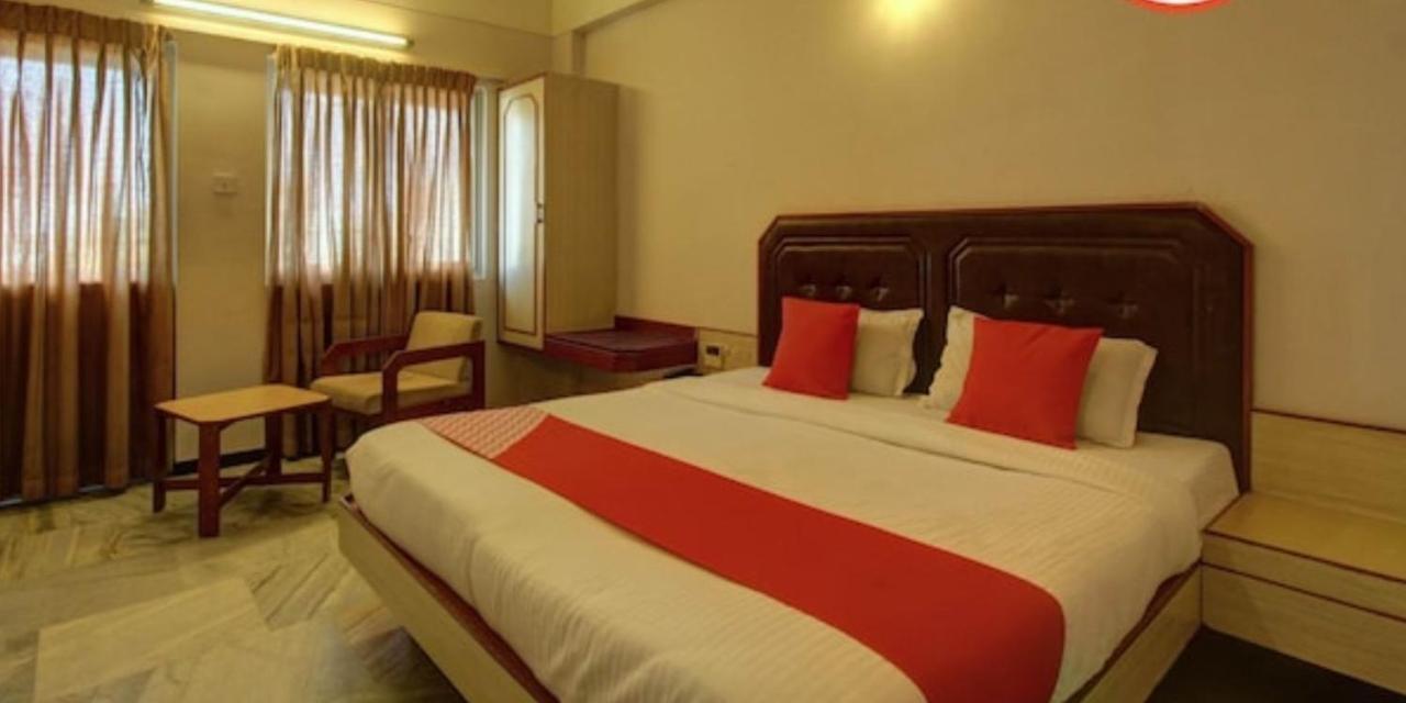 Hotel Padmam Madurai Exteriör bild