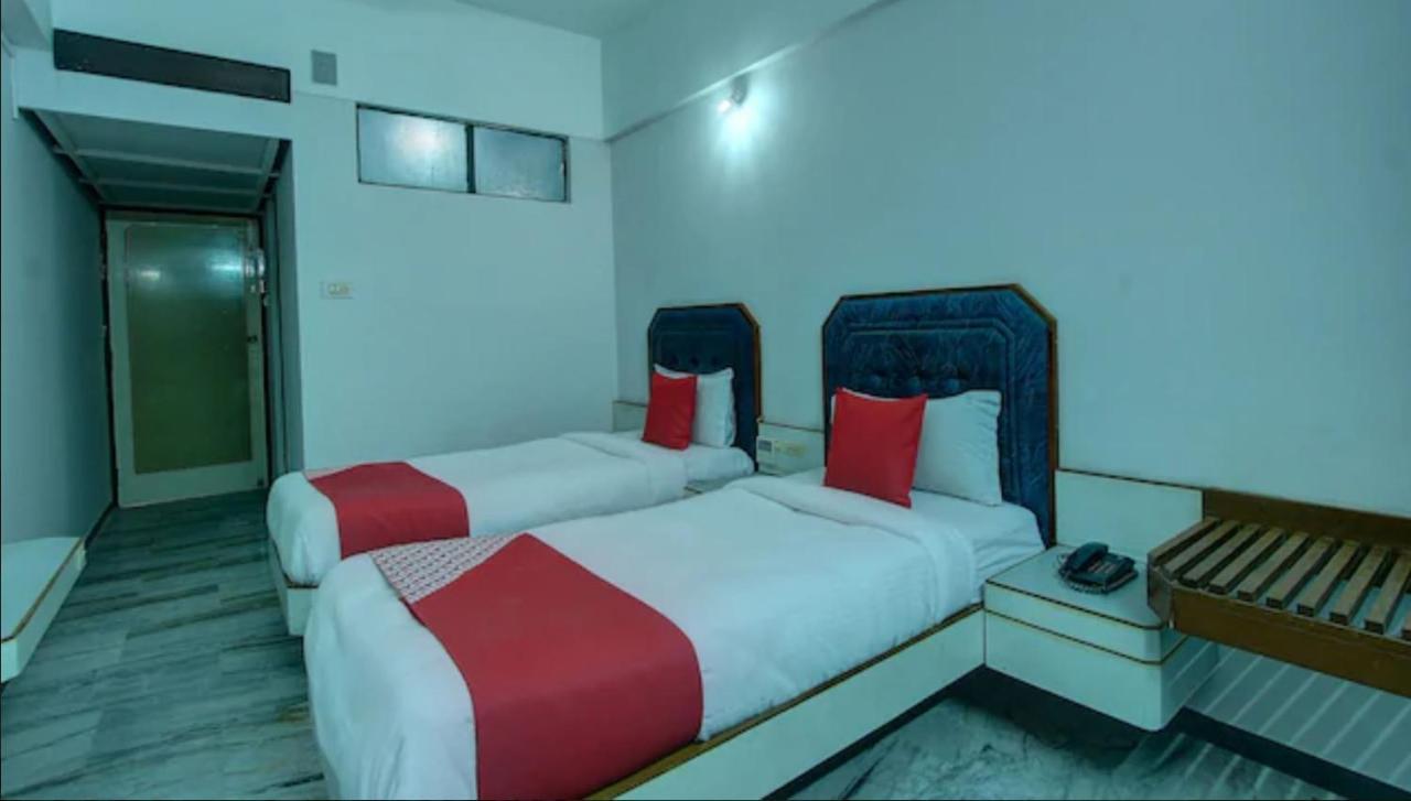 Hotel Padmam Madurai Exteriör bild