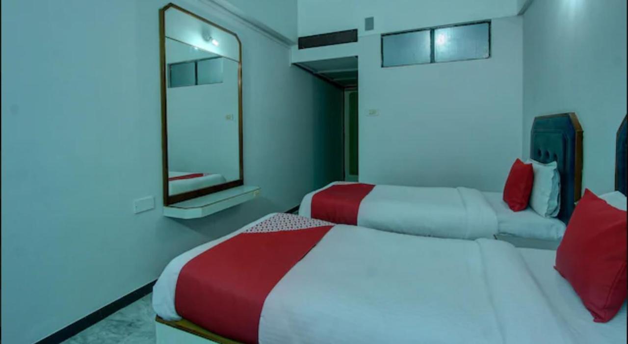 Hotel Padmam Madurai Exteriör bild
