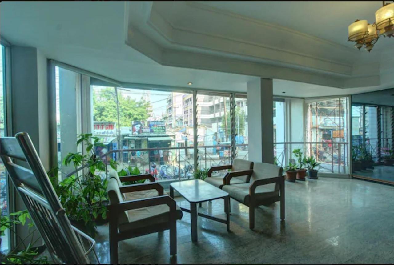 Hotel Padmam Madurai Exteriör bild