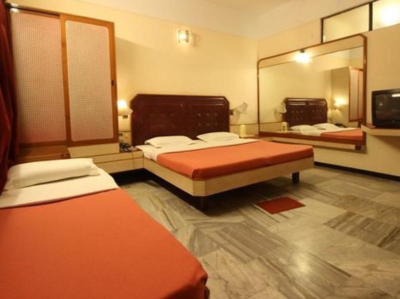 Hotel Padmam Madurai Exteriör bild