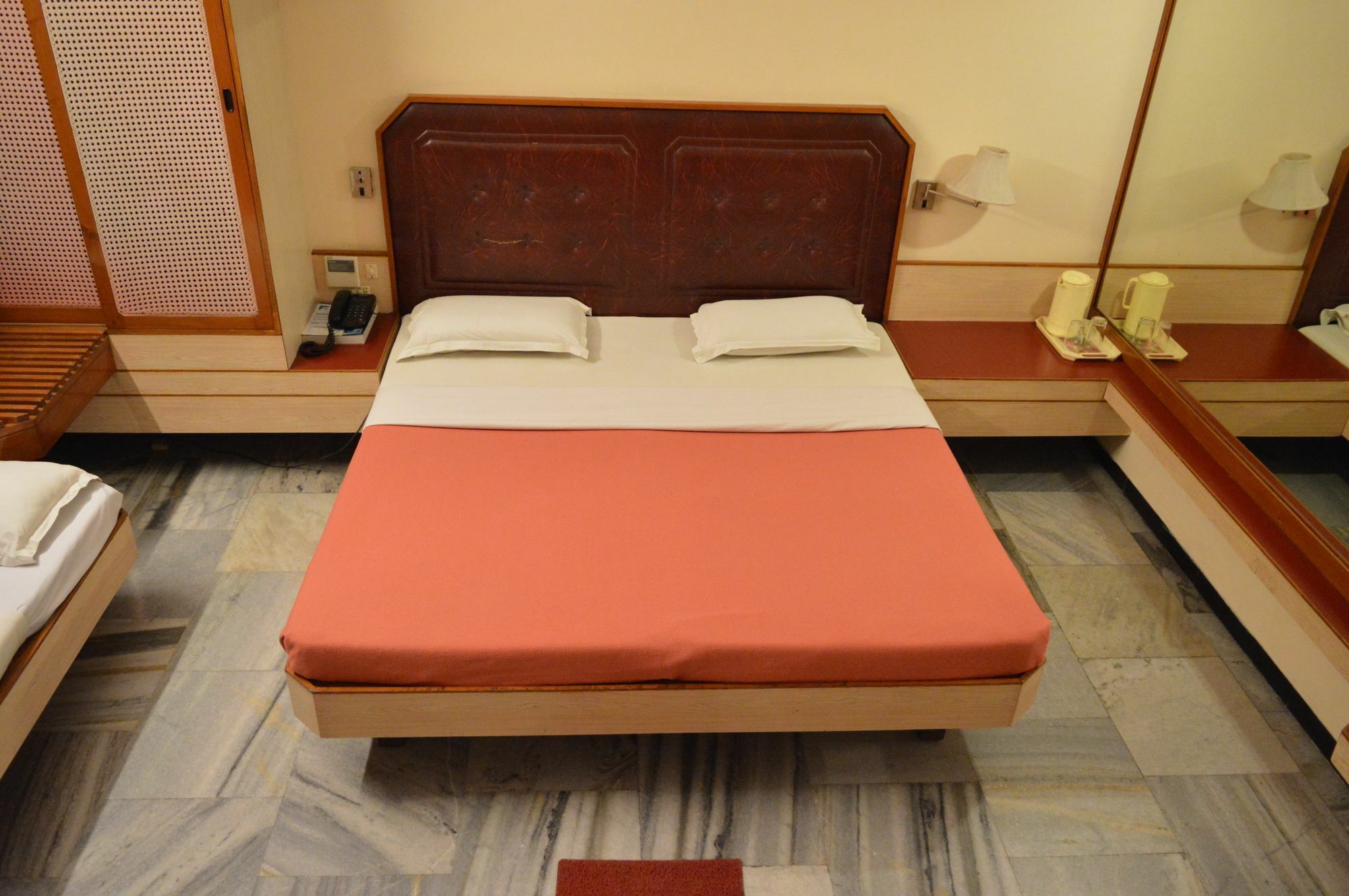 Hotel Padmam Madurai Exteriör bild
